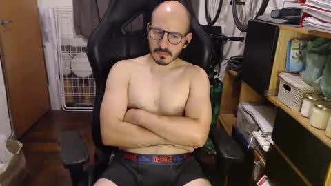 Snapshot of madziula chatting on 01.04.25 Peter online show from 01.04.25