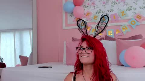 Mae Lyra online show from 06.04.26