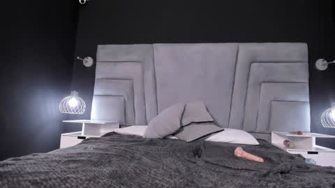 MAEE ANGELS online show from 12.12.24