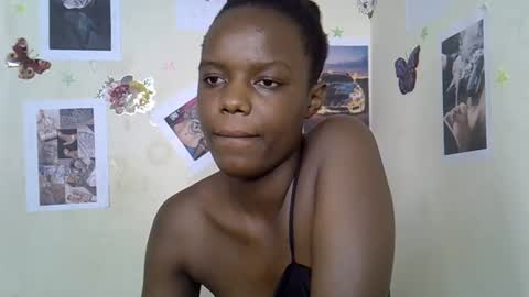 Maee online show from 12.19.25