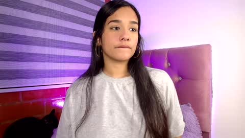 Snapshot of maeena chatting on 01.13.25 maeena online show from 01.13.25