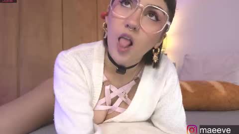 Maeve  schedule 11 am- 530 pm colombia time  online show from 03.08.25