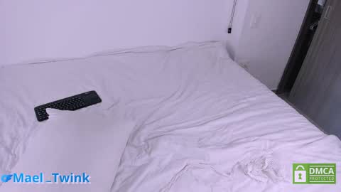 Snapshot of mael_twink chatting on 05.30.26 Mael online show from 05.30.26
