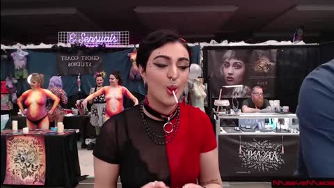 Snapshot of maevemads chatting on 02.01.25 Meaves online show from 02.01.25