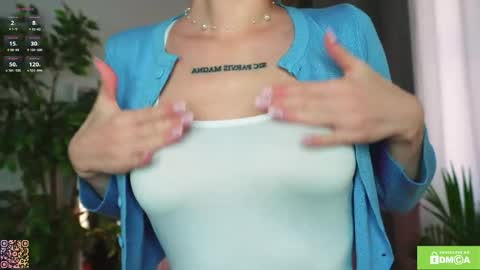 Snapshot of maffinpurrr chatting on 09.25.25 Eva online show from 09.25.25