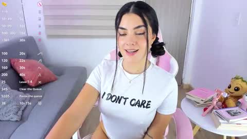 Snapshot of mager_of chatting on 10.21.25 Eva online show from 10.21.25