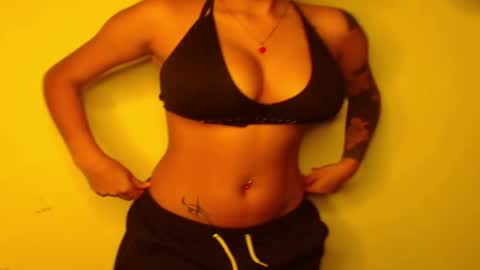 Snapshot of maggie_love77 chatting on 10.27.25 maggie online show from 10.27.25