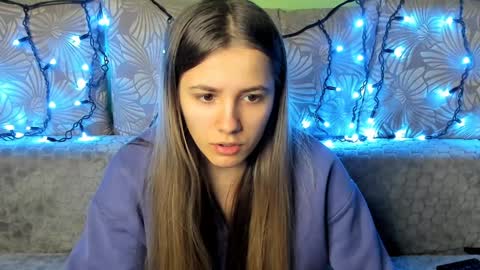 Snapshot of maggiecake chatting on 12.13.24 Maggie online show from 12.13.24