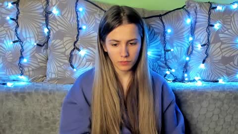 Snapshot of maggiecake chatting on 12.15.24 Maggie online show from 12.15.24
