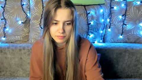 Snapshot of maggiecake chatting on 12.31.24 Maggie online show from 12.31.24