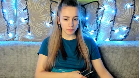 Snapshot of maggiecake chatting on 01.27.25 Maggie online show from 01.27.25