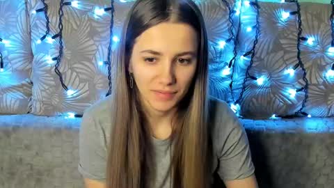 Snapshot of maggiecake chatting on 03.02.25 Maggie online show from 03.02.25