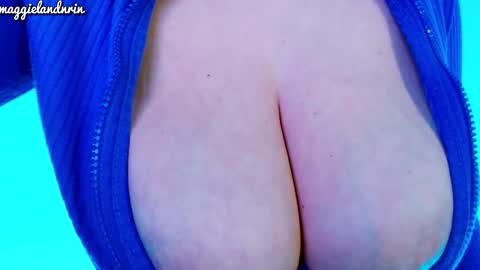 Snapshot of maggielandrin chatting on 10.22.25 Maggie   online show from 10.22.25