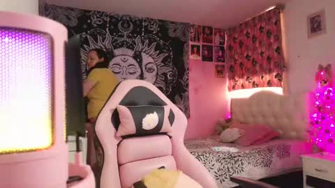 Snapshot of magic_clairewitch chatting on 12.07.24 Claire online show from 12.07.24