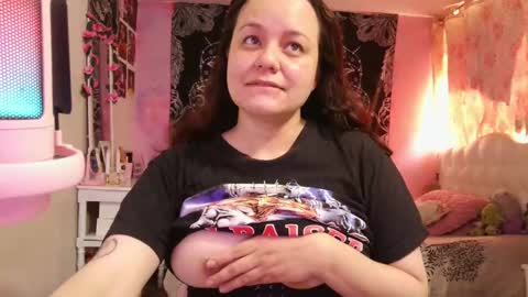 Snapshot of magic_clairewitch chatting on 01.11.25 Claire online show from 01.11.25