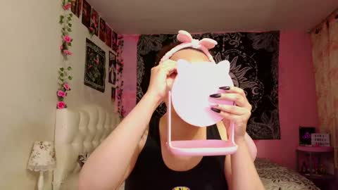 Snapshot of magic_clairewitch chatting on 01.27.25 Claire online show from 01.27.25