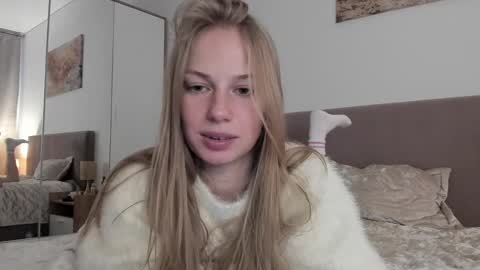 Snapshot of magic_couple13 chatting on 10.24.25 Alice online show from 10.24.25