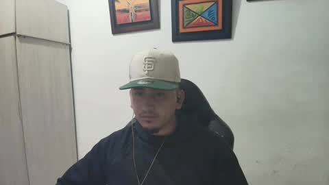 magic_milk23 online show from 10.19.25