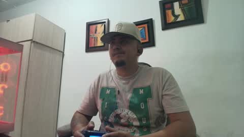 magic_milk23 online show from 11.27.25