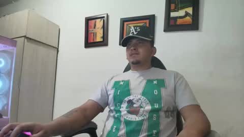 magic_milk23 online show from 12.14.25