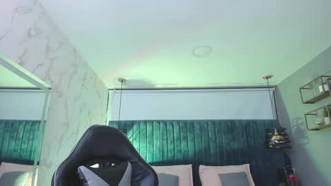 S  online show from 10.14.25