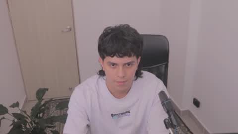 Snapshot of magic_tony chatting on 01.18.26 Tony Hoffa online show from 01.18.26