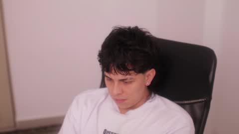 Snapshot of magic_tony chatting on 02.15.26 Tony Hoffa online show from 02.15.26