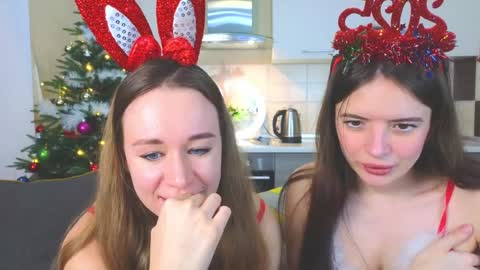 Snapshot of magical_mermaids chatting on 12.28.24 Alice online show from 12.28.24