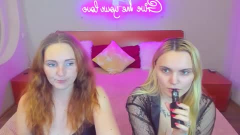 Lili and Bella online show from 12.05.25
