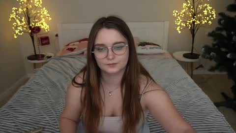 Snapshot of magicpeachhs chatting on 12.18.24 Emily online show from 12.18.24