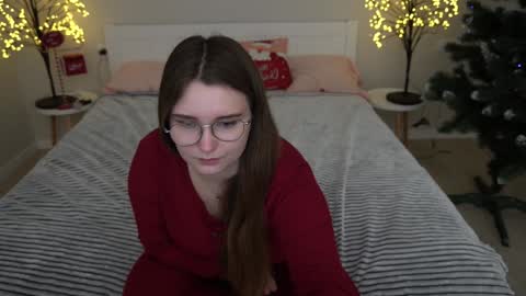 Snapshot of magicpeachhs chatting on 12.20.24 Emily online show from 12.20.24