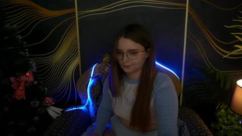 Snapshot of magicpeachhs chatting on 01.01.25 Emily online show from 01.01.25