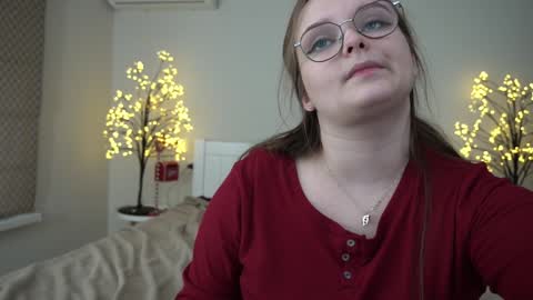 Snapshot of magicpeachhs chatting on 01.13.25 Emily online show from 01.13.25