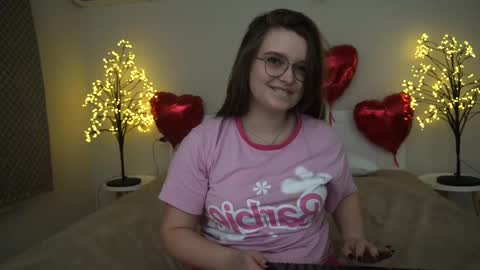 Snapshot of magicpeachhs chatting on 02.28.25 Emily online show from 02.28.25