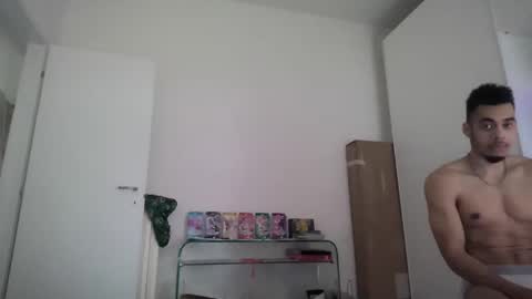 Snapshot of magicsempai chatting on 03.10.25 Magicsempai online show from 03.10.25