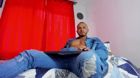 Magnusclark online show from 11.05.25