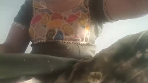Snapshot of mahi_arora55 chatting on 05.10.26 Mahi online show from 05.10.26