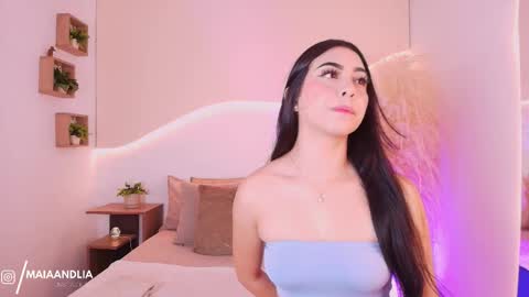 MAIA  LIA  online show from 10.06.25