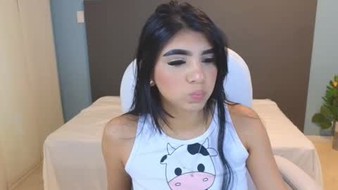 Maiaa Ruiz  online show from 01.17.25