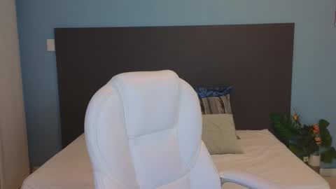 Maiaa Ruiz  online show from 02.03.25