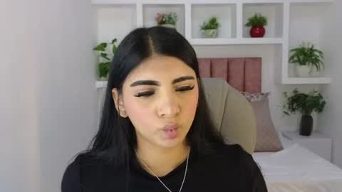 Maiaa Ruiz  online show from 06.19.26