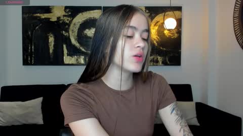 Snapshot of maiacollins chatting on 01.18.26 Maia online show from 01.18.26