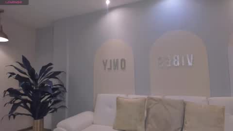 Snapshot of maiacollins chatting on 02.02.26 Maia online show from 02.02.26