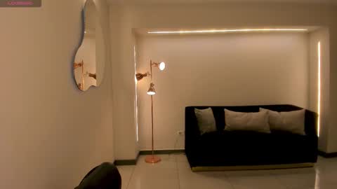 Snapshot of maiacollins chatting on 02.08.26 Maia online show from 02.08.26