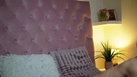  Maia  online show from 11.12.25