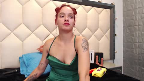 Snapshot of maiapark chatting on 12.03.24 Maia online show from 12.03.24