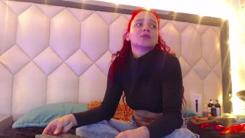 Snapshot of maiapark chatting on 01.11.25 Maia online show from 01.11.25