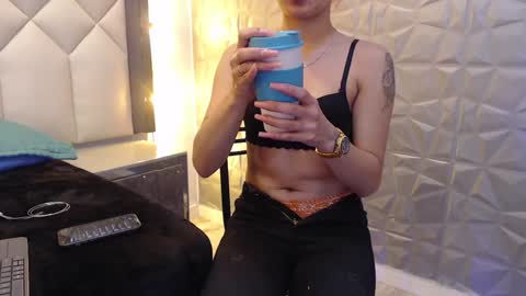 Snapshot of maiapark chatting on 01.26.25 Maia online show from 01.26.25