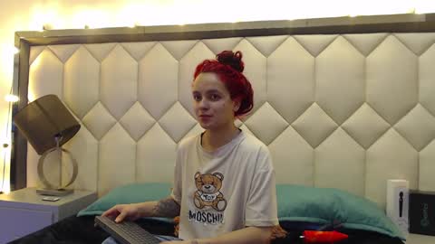 Snapshot of maiapark chatting on 01.29.25 Maia online show from 01.29.25