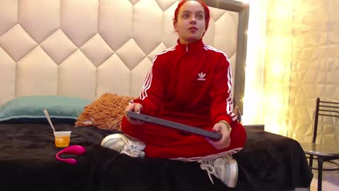 Snapshot of maiapark chatting on 02.01.25 Maia online show from 02.01.25